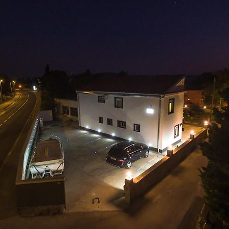 Jeli Apartments Starigrad Paklenica Kamer foto