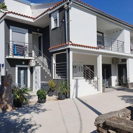 Jeli Apartments Starigrad Paklenica Buitenkant foto