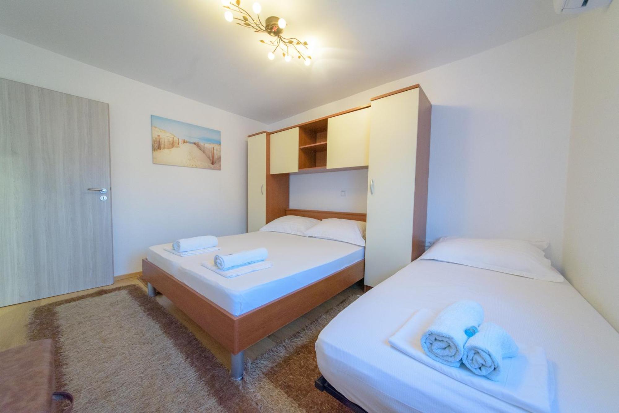 Jeli Apartments Starigrad Paklenica Kamer foto