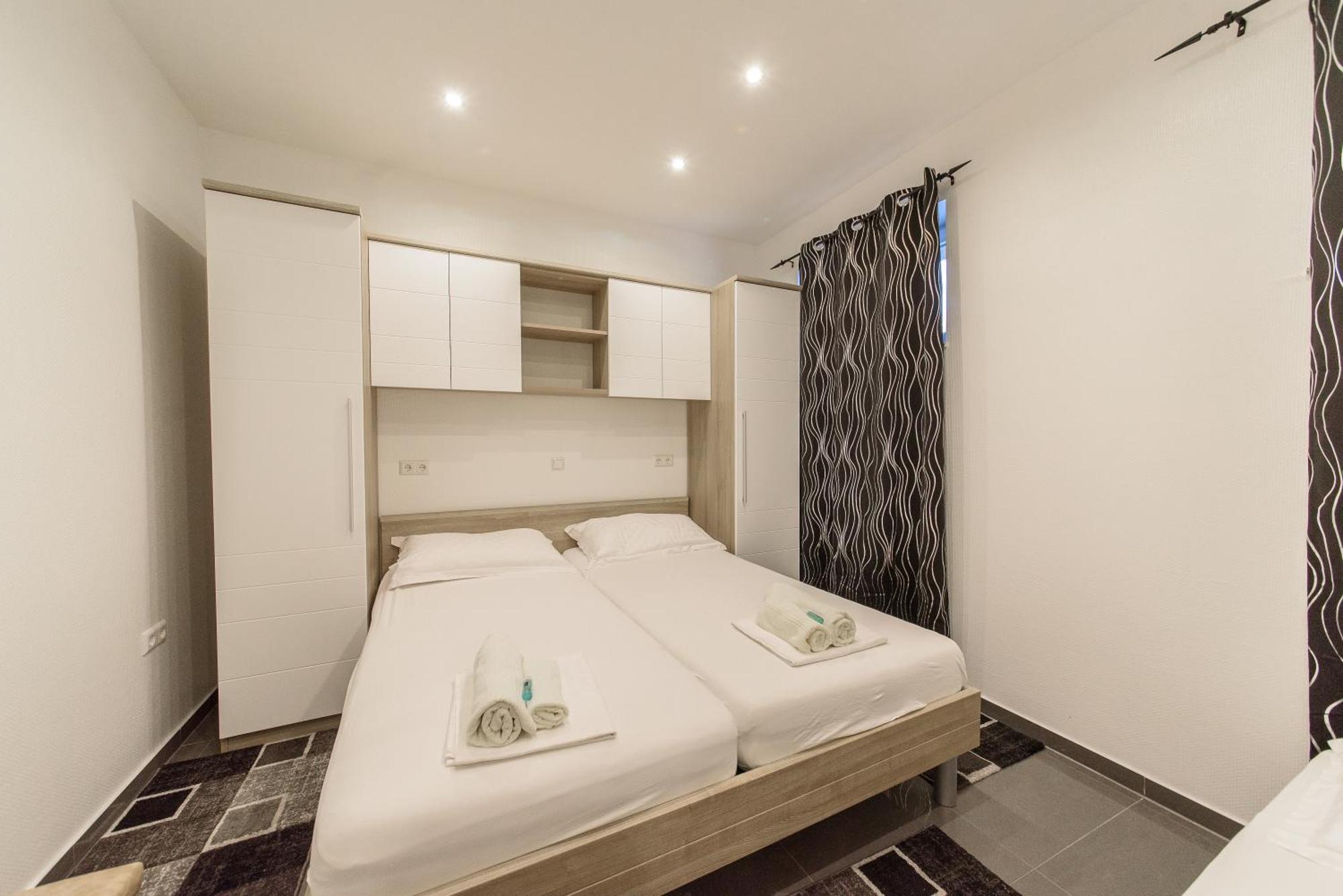 Jeli Apartments Starigrad Paklenica Kamer foto