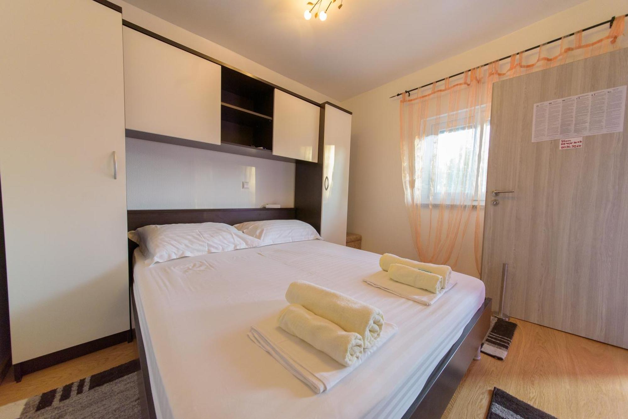 Jeli Apartments Starigrad Paklenica Kamer foto