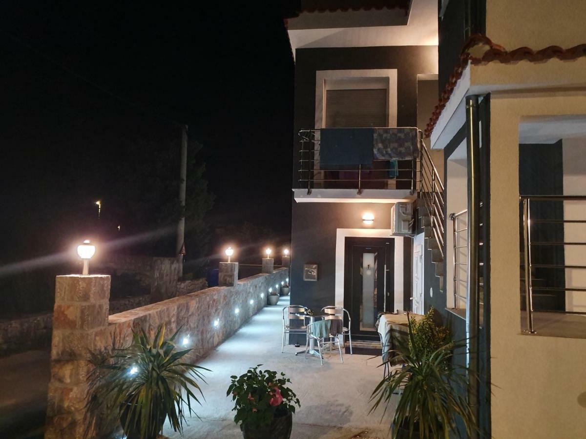Jeli Apartments Starigrad Paklenica Buitenkant foto