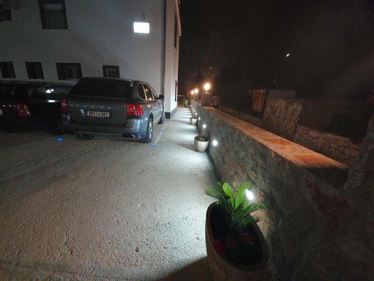 Jeli Apartments Starigrad Paklenica Buitenkant foto
